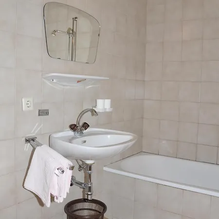 Kohler 3*